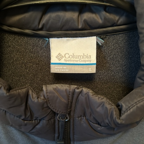 Columbia light Rain jacket - Picture 2 of 3